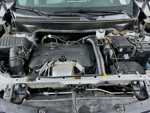 Used 2020 Chevrolet Equinox LT FWD image 30