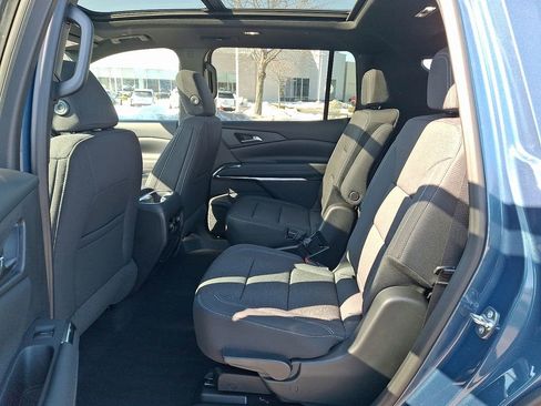 New 2026 Chevrolet Traverse LT w/ Sun and Wheel Package image 5