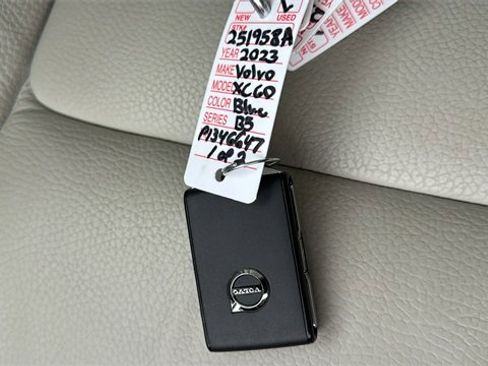 Used 2023 Volvo XC60 B5 Plus w/ Climate Package image 31