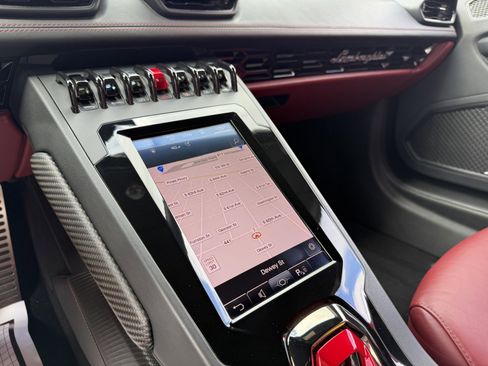 Used 2020 Lamborghini Huracan EVO image 34