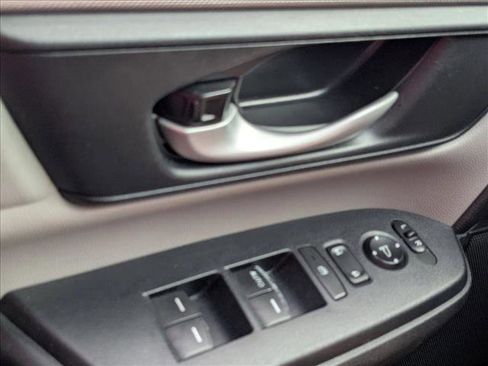 Used 2018 Honda CR-V LX image 11