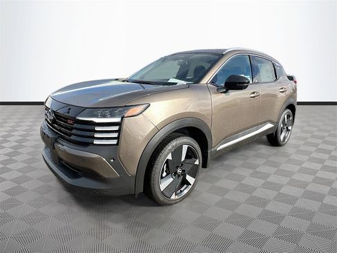 New 2026 Nissan Kicks SR image 3