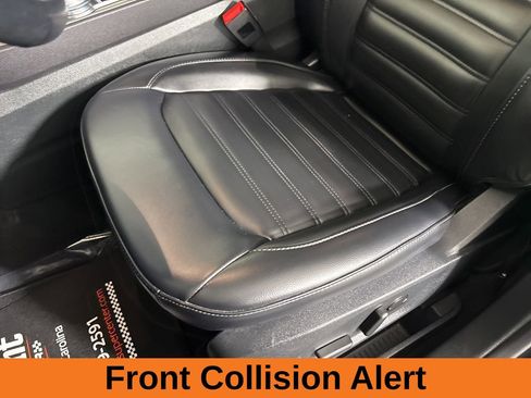 Used 2024 Ford Edge SEL image 11