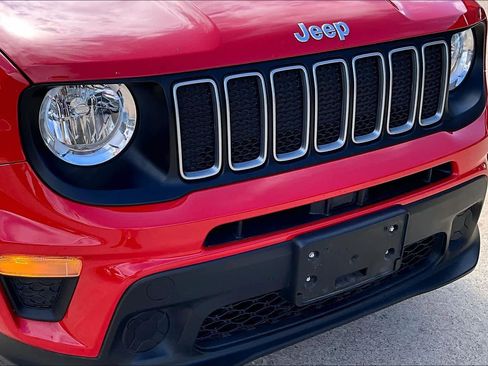 Used 2023 Jeep Renegade Latitude AWD/4WD image 28