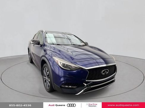 Used 2018 INFINITI QX30 Premium w/ Cargo Package AWD/4WD image 3