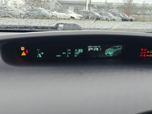 Used 2014 Toyota Prius Four image 31