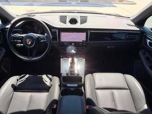 Used 2023 Porsche Macan AWD/4WD image 11