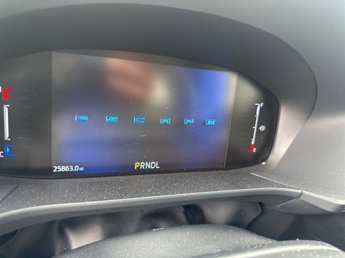 Used 2025 Ford Escape Active image 11