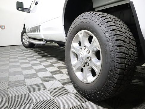 Used 2024 RAM 3500 Big Horn image 10