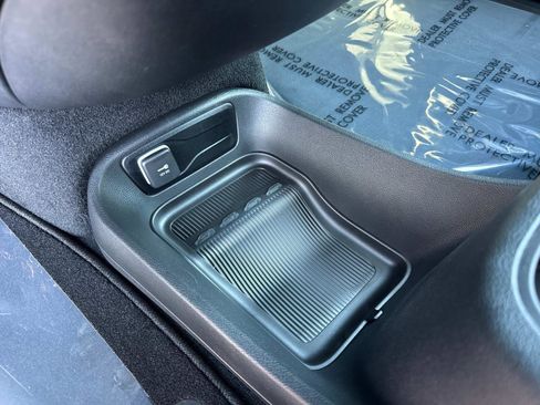 New 2026 Chrysler Pacifica Select image 26