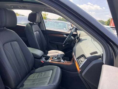 Used 2023 Audi Q5 2.0T Premium w/ Convenience Package AWD/4WD image 28