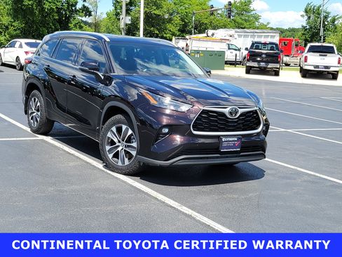 Used 2022 Toyota Highlander XLE AWD/4WD image 1