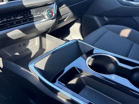 Used 2025 Chevrolet Equinox LT image 42