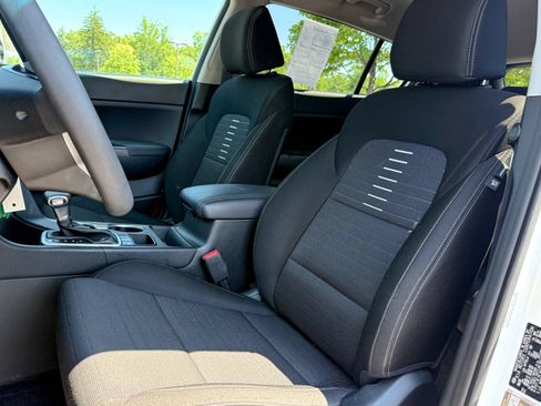 Certified 2021 Kia Sportage LX w/ LX AWD Popular Package image 15