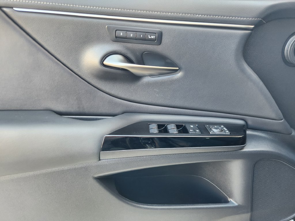Certified 2024 Lexus ES 350 F Sport w/ Accessory Package (Z2) FWD image 22