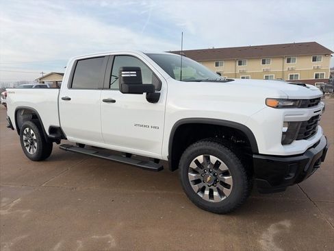 New 2026 Chevrolet Silverado 2500 Custom image 1