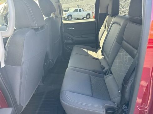 Used 2025 Nissan Frontier SV AWD/4WD image 15