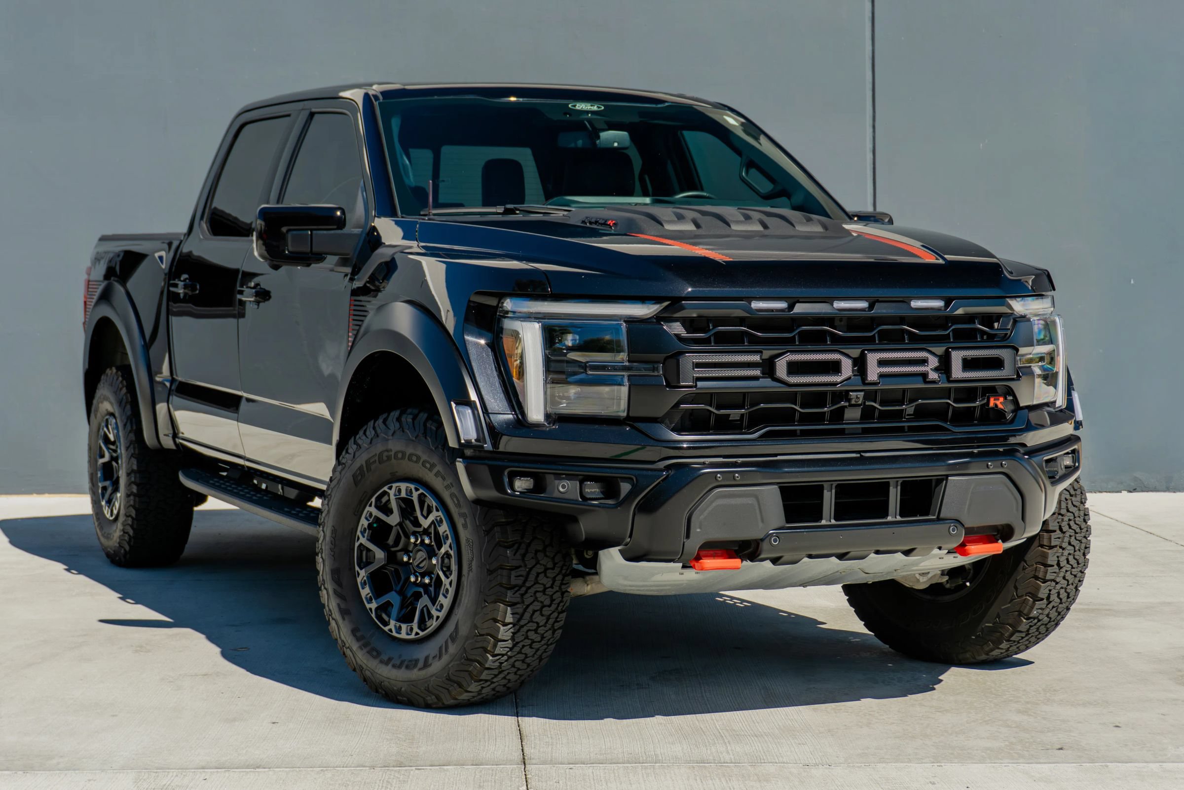 Used 2025 Ford F150 Raptor w/ Equipment Group 803A Raptor R AWD/4WD image 5
