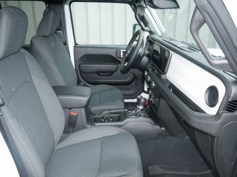 Used 2024 Jeep Wrangler Sport S image 27