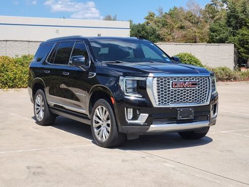 Used 2022 GMC Yukon Denali w/ Denali Ultimate Package AWD/4WD image 3