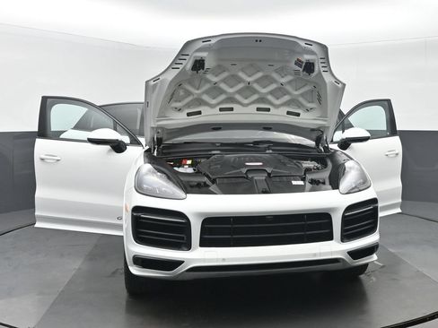 Used 2021 Porsche Cayenne GTS AWD/4WD image 46