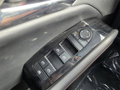 Used 2023 MAZDA MAZDA3 s image 28