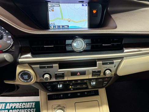 Used 2016 Lexus ES 350 w/ Luxury Package w/Wood Trim FWD image 16