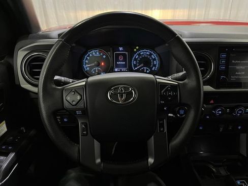 Certified 2019 Toyota Tacoma TRD Off-Road AWD/4WD image 16