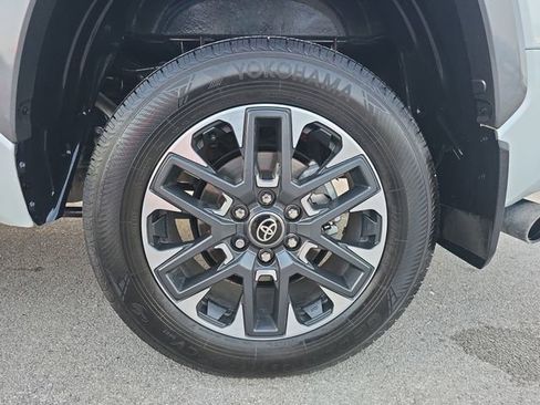 Used 2025 Toyota Tundra Limited image 33