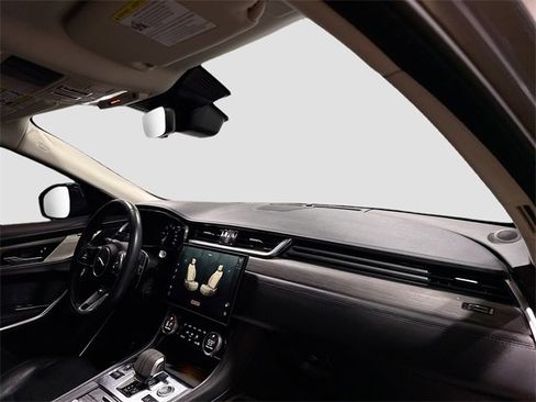 Used 2023 Jaguar F-PACE S image 33