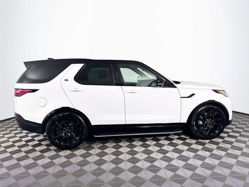Used 2025 Land Rover Discovery Dynamic SE image 4