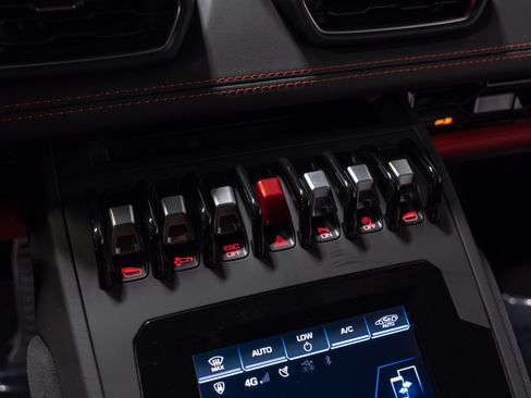 Used 2020 Lamborghini Huracan EVO AWD/4WD image 46