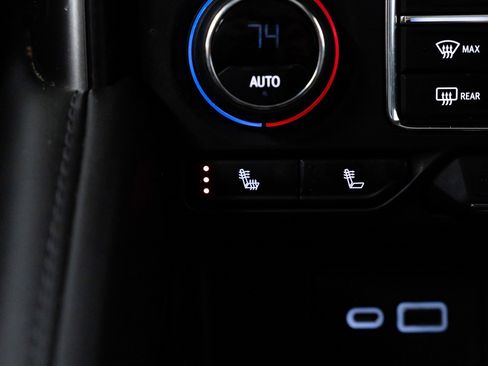 Used 2022 Chevrolet Tahoe Z71 w/ Z71 Off-Road Package image 14