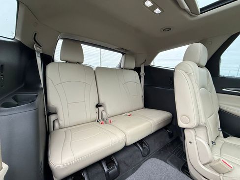 Used 2019 Buick Enclave Essence FWD image 29