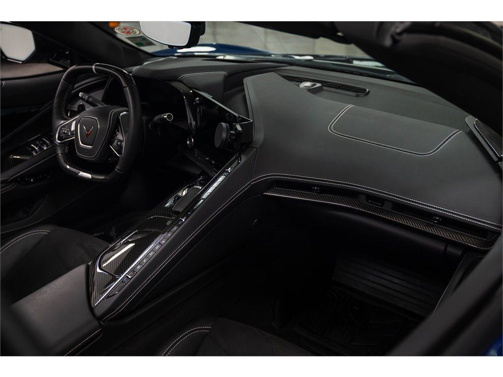 Used 2025 Chevrolet Corvette E-Ray w/ Stealth Interior Trim Package AWD/4WD image 31
