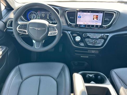 New 2026 Chrysler Voyager LX FWD image 14