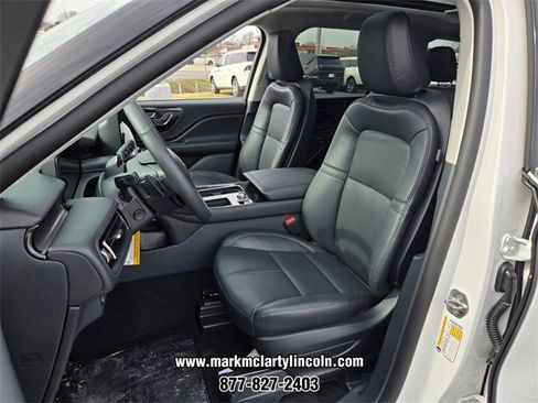 New 2026 Lincoln Aviator AWD image 5