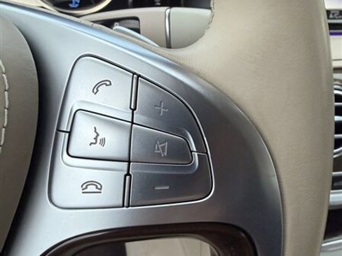 Used 2017 Mercedes-Benz S 550 4MATIC Sedan w/ Premium Package image 31