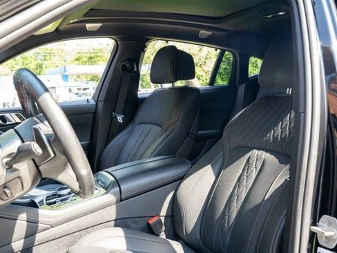 Used 2024 BMW X6 M60i AWD/4WD image 18