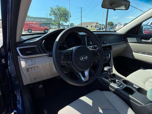 Used 2017 Kia Optima LX w/ Option Group 014 FWD image 9