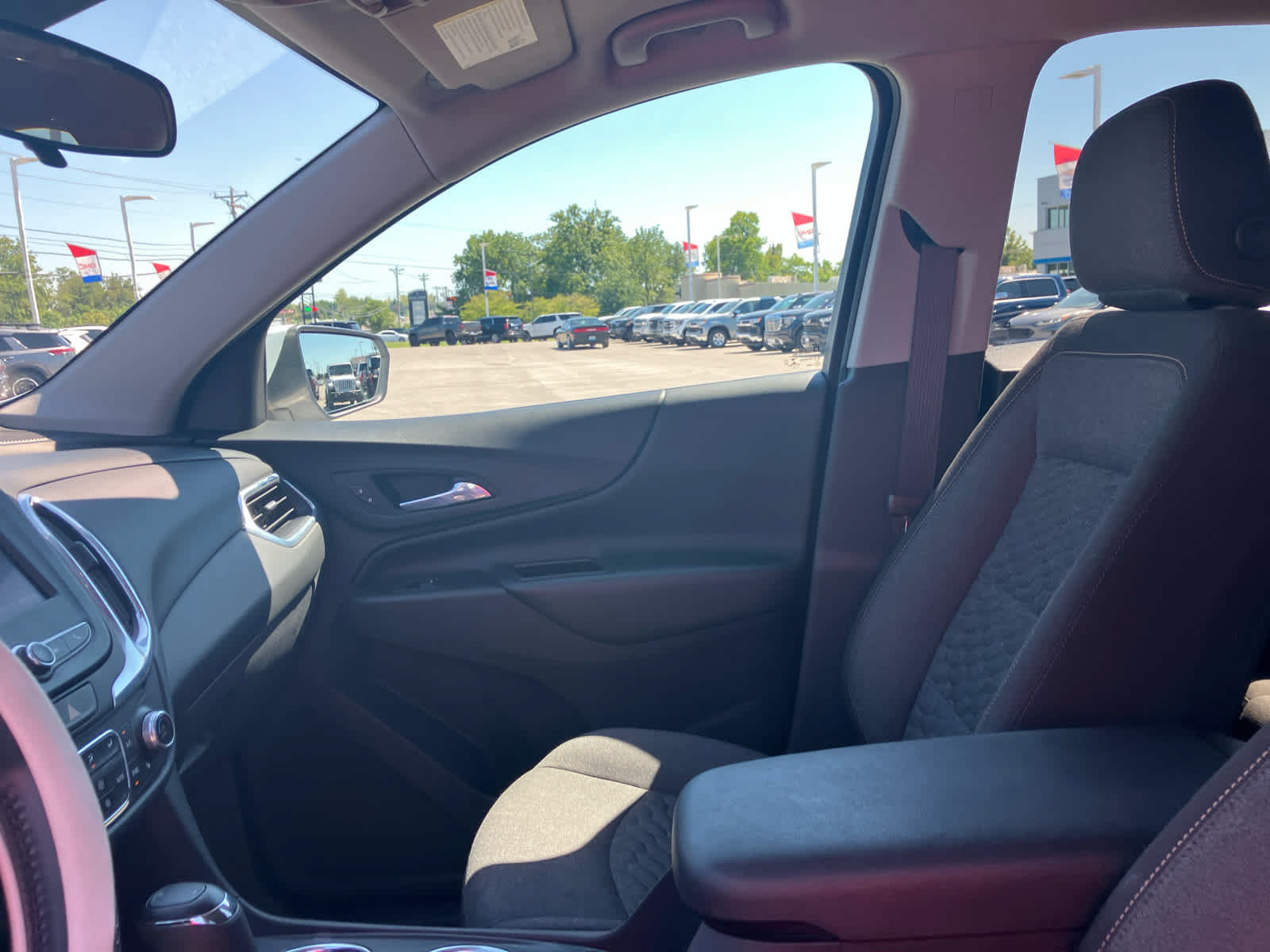Used 2021 Chevrolet Equinox LT FWD image 7
