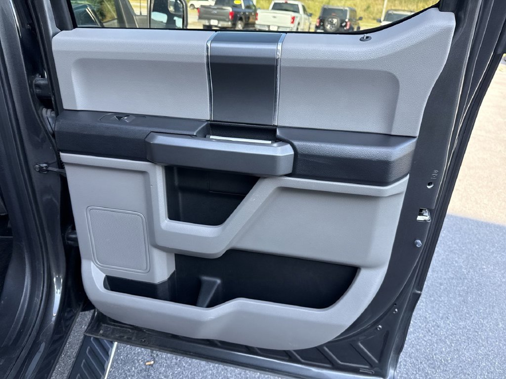 Used 2018 Ford F150 XLT w/ Equipment Group 302A Luxury AWD/4WD image 21