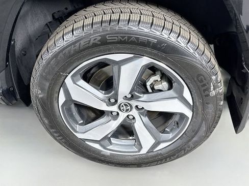 Used 2024 Toyota RAV4 SE w/ Weather & Moonroof Package AWD/4WD image 31