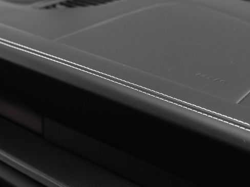 Used 2025 Porsche 911 Carrera w/ Premium Package image 27