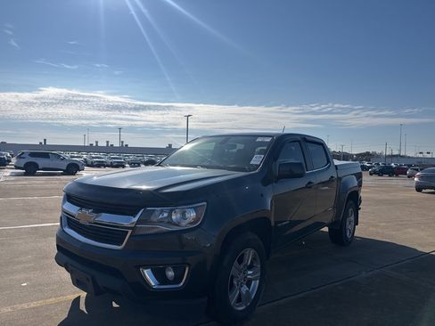 Used 2018 Chevrolet Colorado LT w/ LT Convenience Package image 6