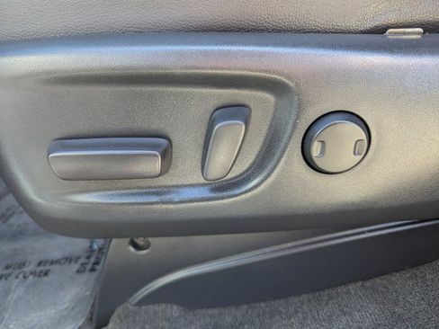 Used 2014 Toyota Sienna SE FWD image 13