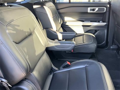 Used 2022 Ford Explorer XLT w/ Equipment Group 202A image 24