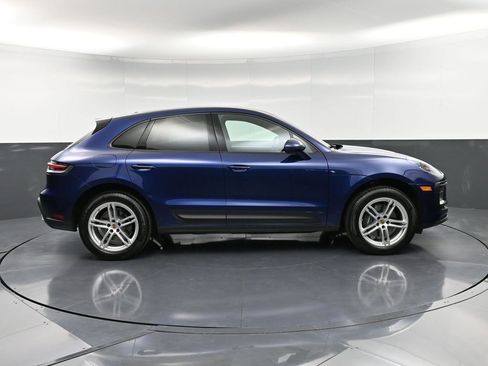 Certified 2025 Porsche Macan image 9