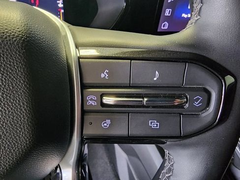 Used 2023 Chevrolet Colorado LT w/ LT Convenience Package III image 20