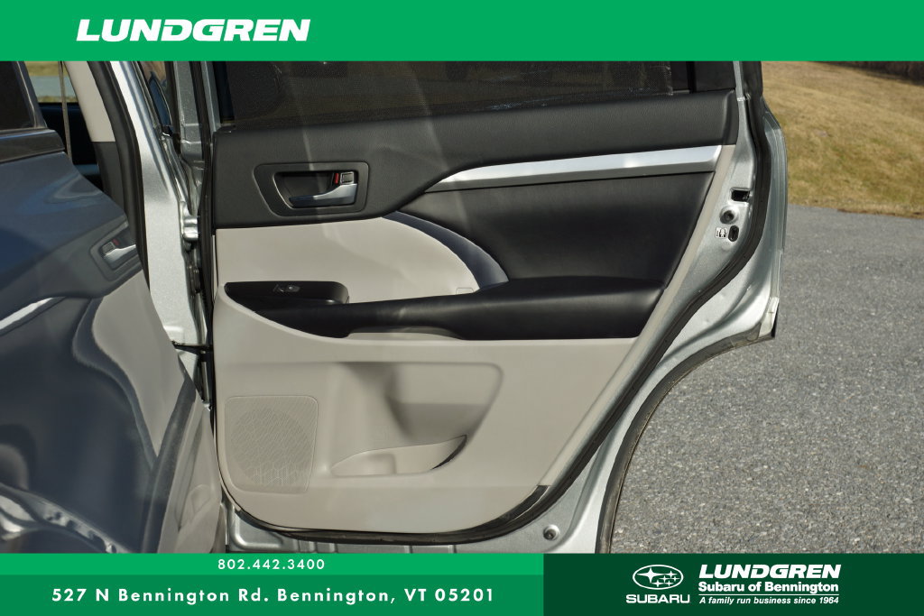 Used 2019 Toyota Highlander XLE AWD/4WD image 30
